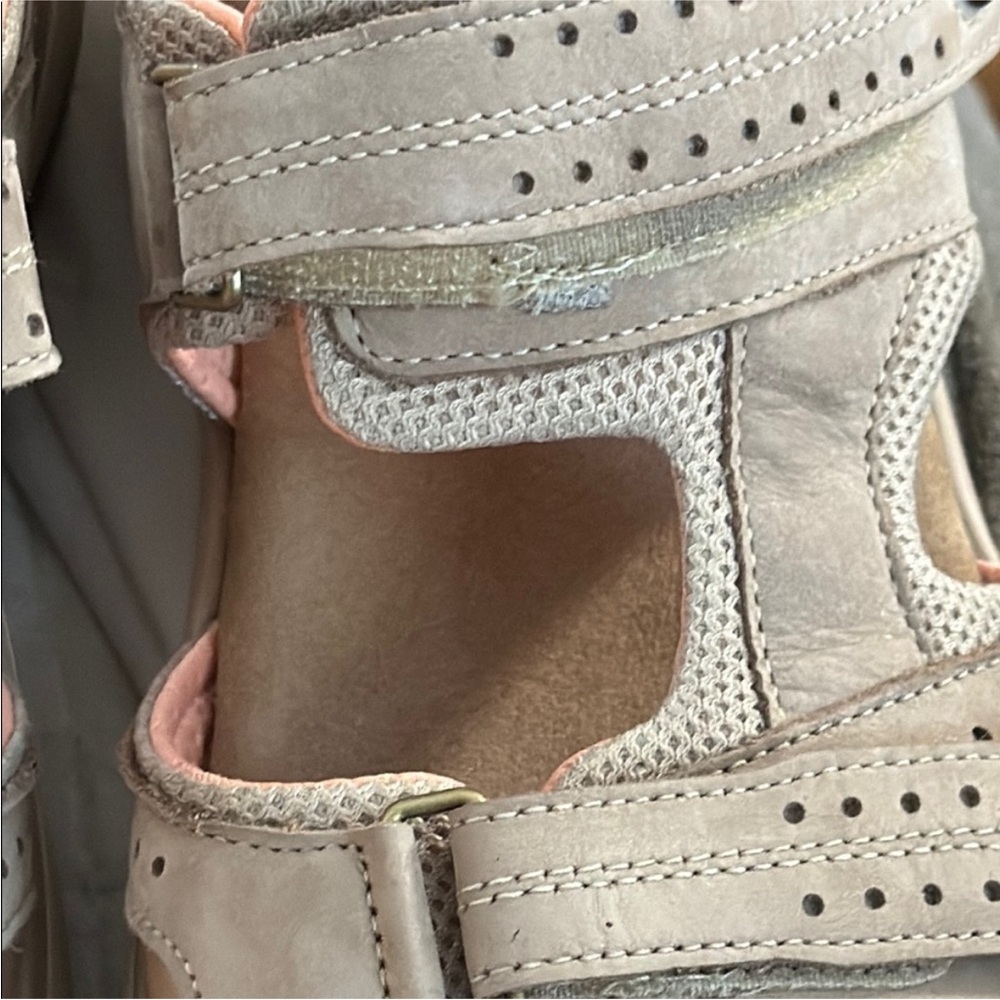 SAS‎ Embark Active Comfort Sandal Taupe Leather  Women Sz 6 - Picture 9 of 10